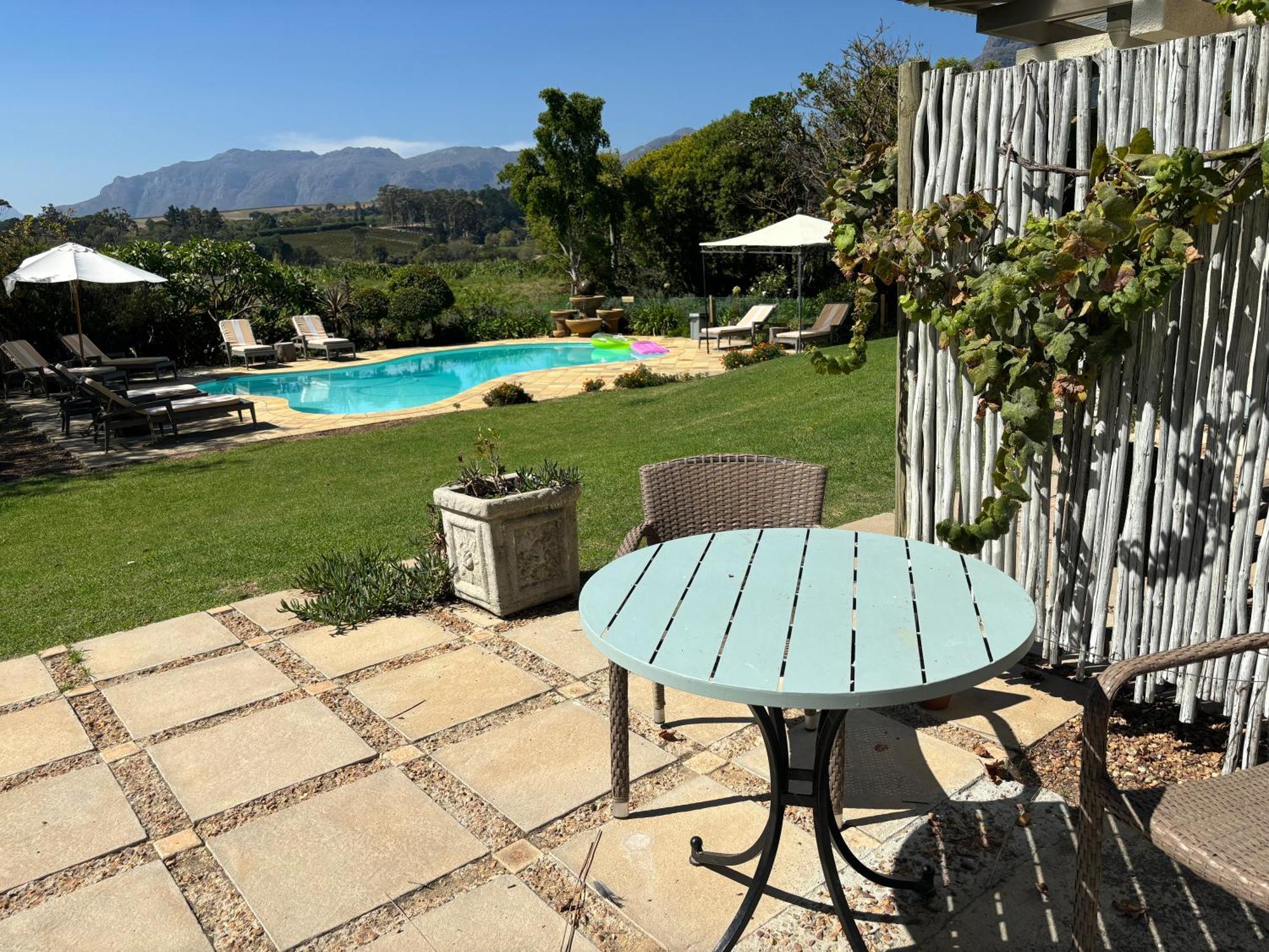 In The Vine Country Manor Guesthouse ستيلينبوش المظهر الخارجي الصورة