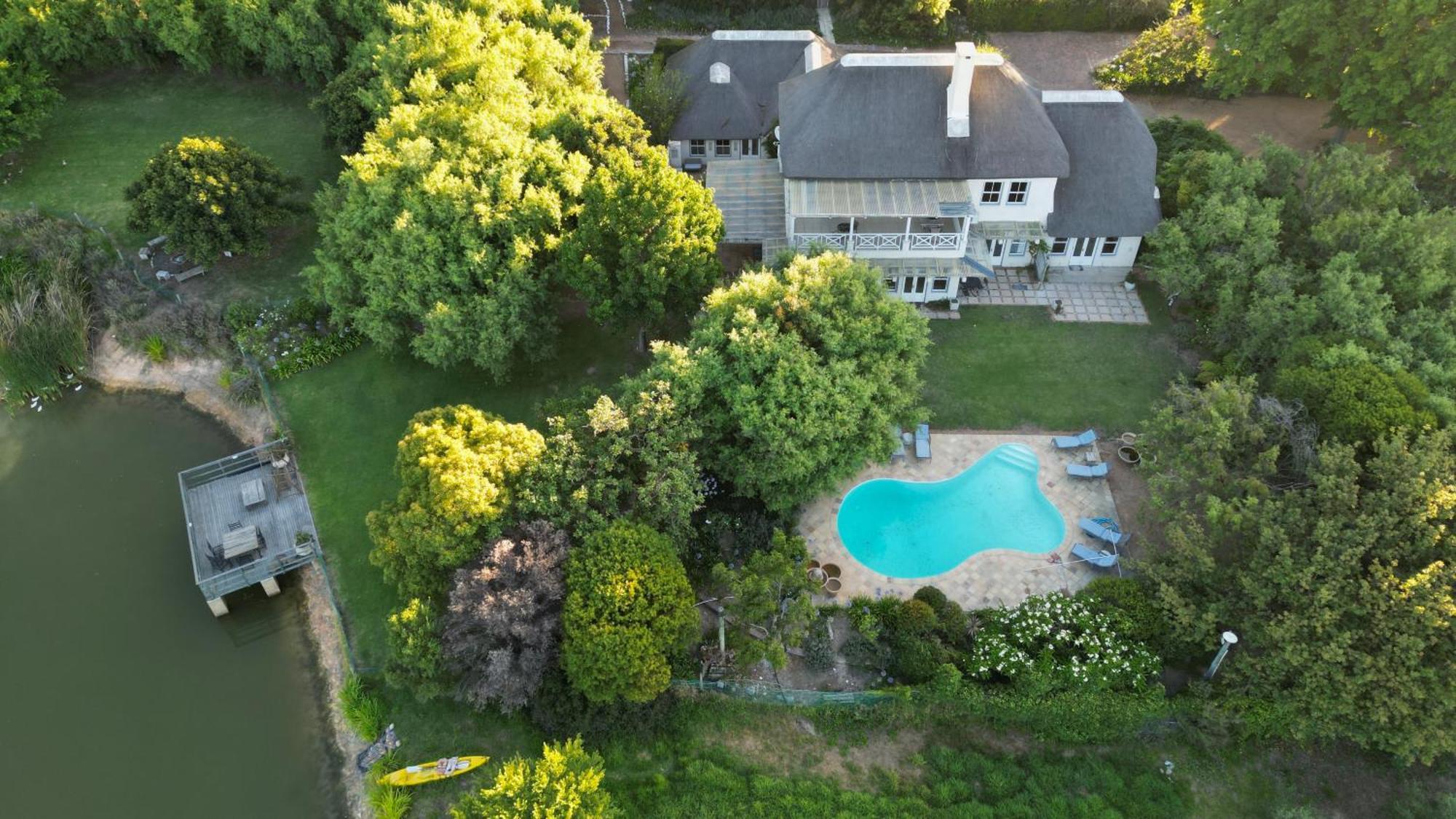 In The Vine Country Manor Guesthouse ستيلينبوش المظهر الخارجي الصورة