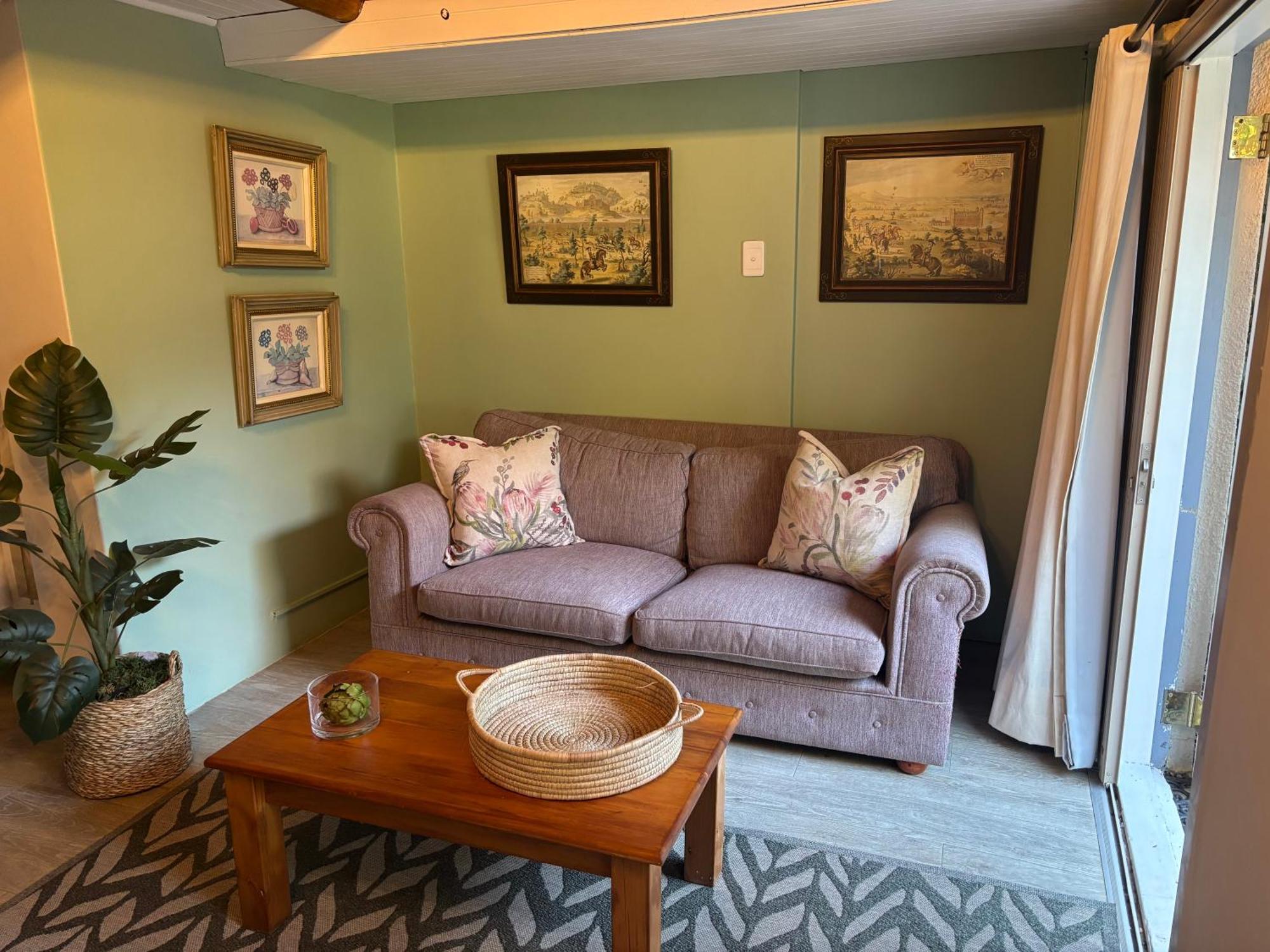 In The Vine Country Manor Guesthouse ستيلينبوش المظهر الخارجي الصورة